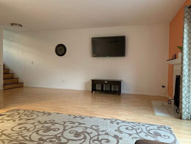 Large Living Room - 10021 Paseo Montril