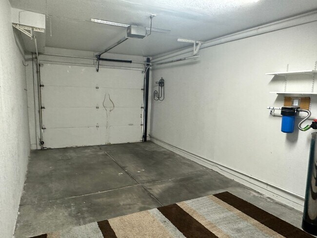 Building Photo - Beautiful 2-bedroom, 2-bathroom condo along the Colorado River