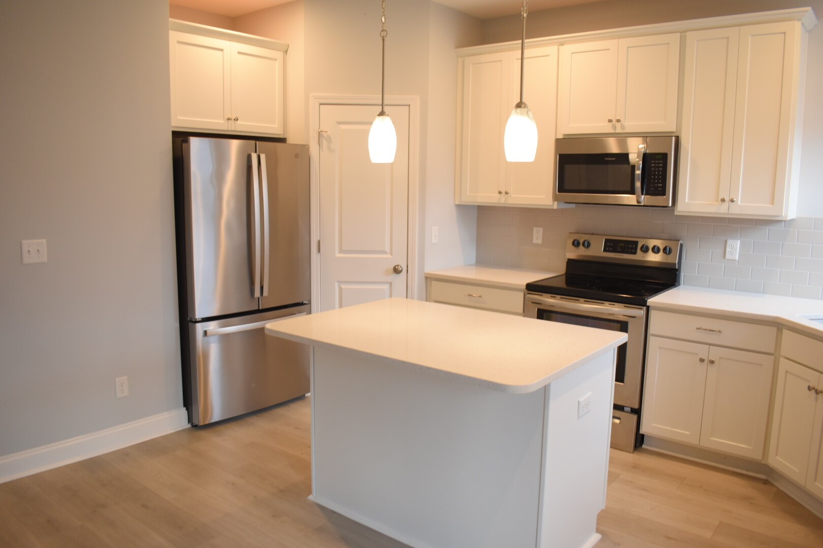 Building Photo - 4624 Runaway Bay Ln