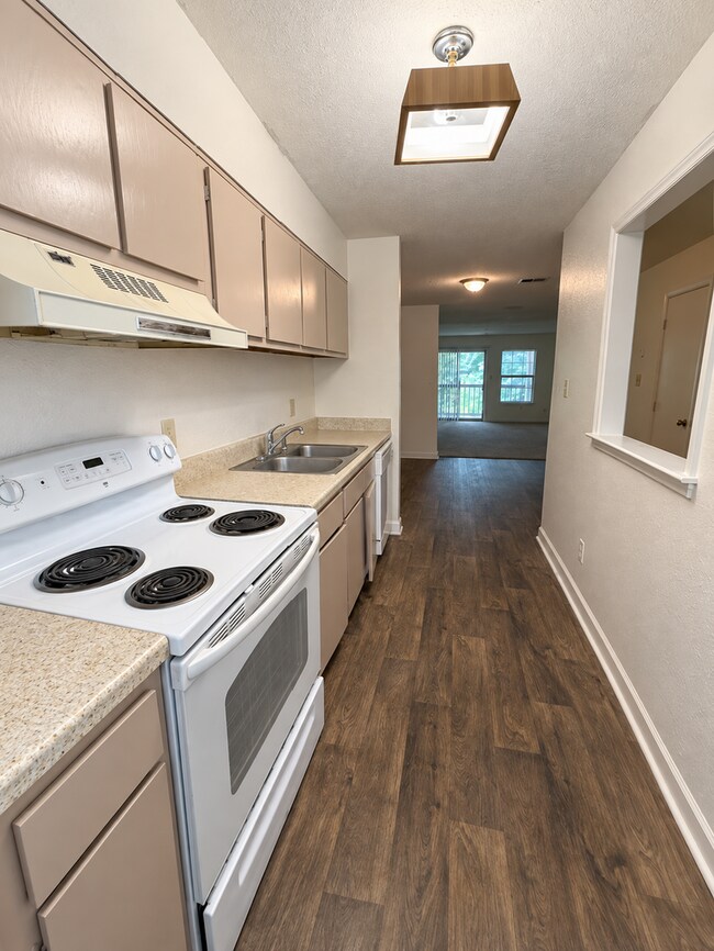 Building Photo - 2518-202 Avent Ferry Road