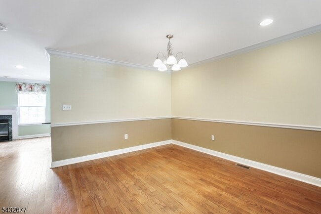 Building Photo - 8 Hopkinson Ct