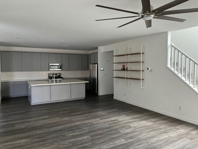 Building Photo - 4822 Spanish River St