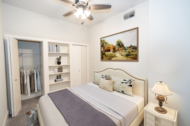 Building Photo - St. Anthony Flats