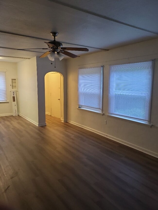 Building Photo - Charming Vintage Three Bedroom In Camas