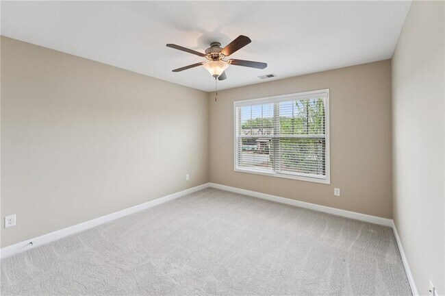 Building Photo - 6370 Shiloh Woods Dr