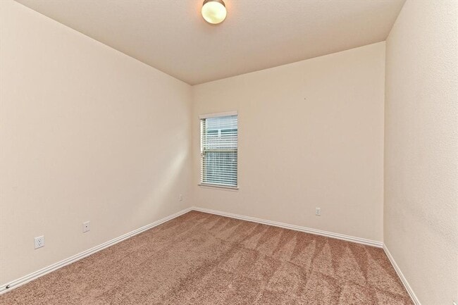 Building Photo - 265 Shale Cir