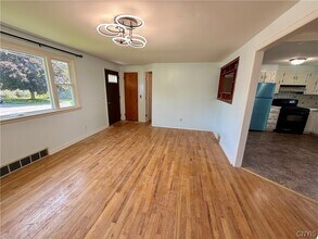 Building Photo - 111 Deborah Dr