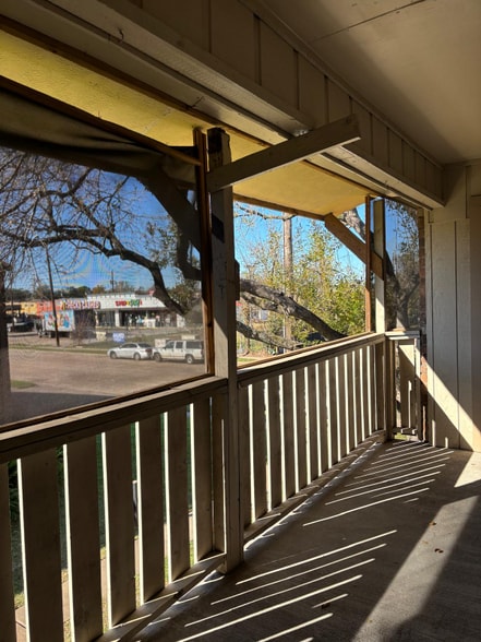 Building Photo - 5667 Birchmont Dr