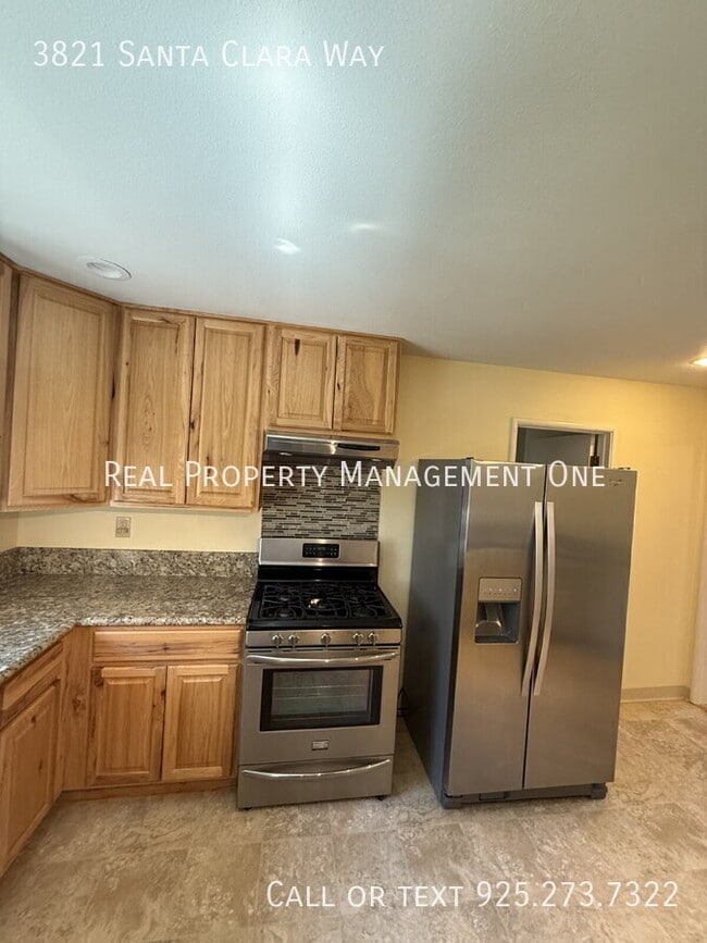 Building Photo - 3821 Santa Clara Way