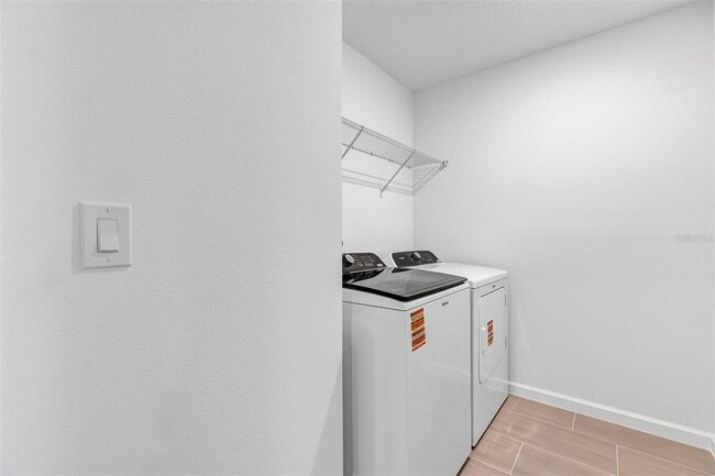 Building Photo - 1851 Pinecliff Dr