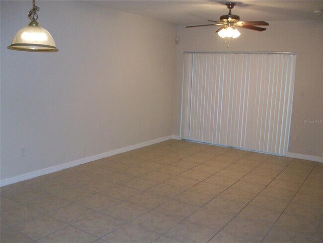 Building Photo - 495 Las Cortes Ln