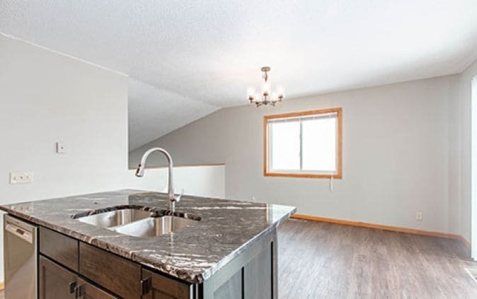 Building Photo - 1121 Range View Cir