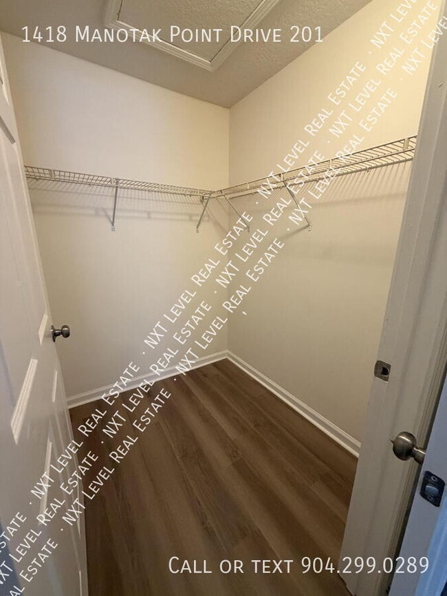 Building Photo - 1418 Manotak Point Dr