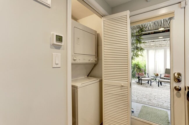 Building Photo - 1871 Newton St NW