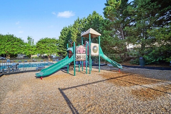 Building Photo - 5518 Stowe Derby Dr