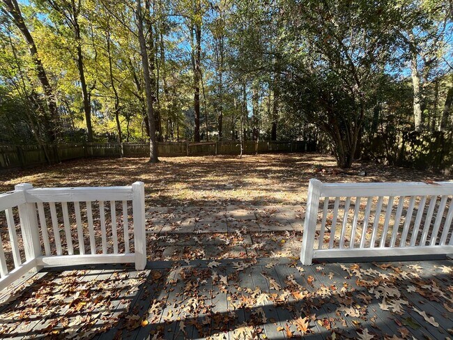 Building Photo - Charming 3 BR/2 BA Home in Crowfield Plantation