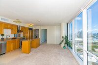 Building Photo - 1296 Kapiolani Blvd