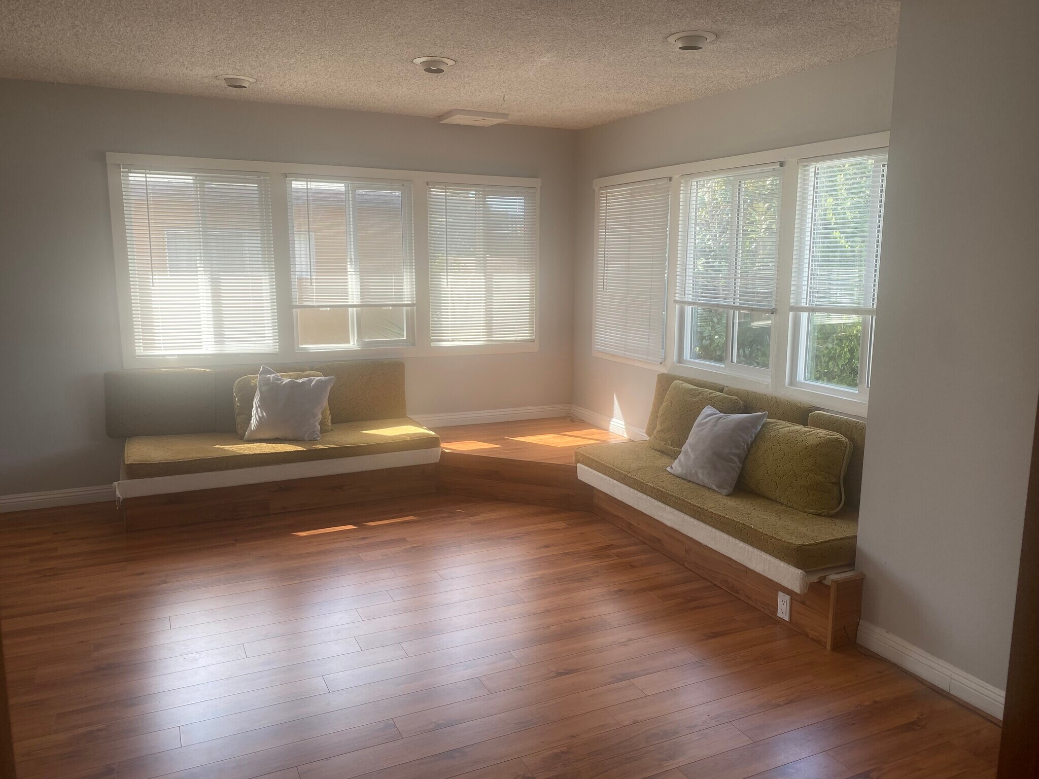 Building Photo - 5208 Wilkinson Ave