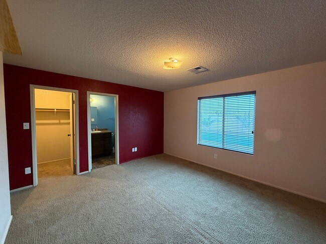 Building Photo - POOL & SOLAR HOME!