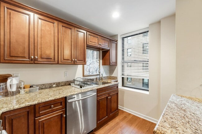 Building Photo - 50 Glenwood Ave