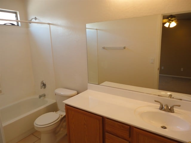 Building Photo - 12734 W Sweetwater Ave