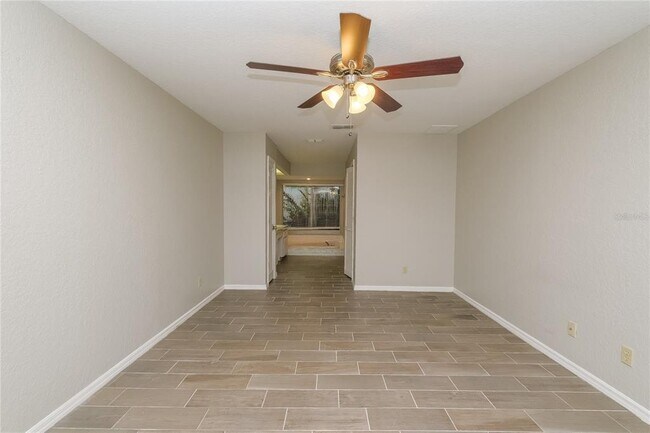 Building Photo - 6084 Freeport Dr