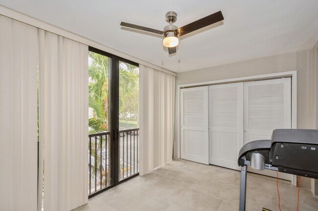 Building Photo - 4485 Carambola Cir S