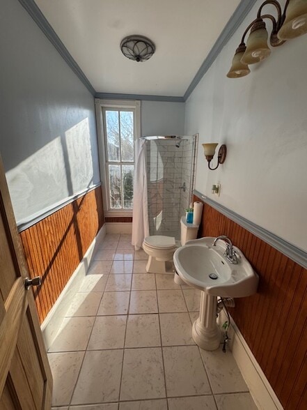 Building Photo - 600 S Broad St SW