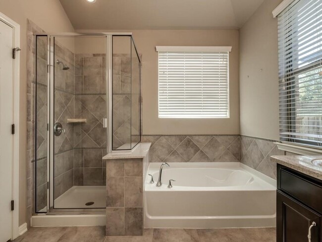 Building Photo - 2104 Granite Hill Dr