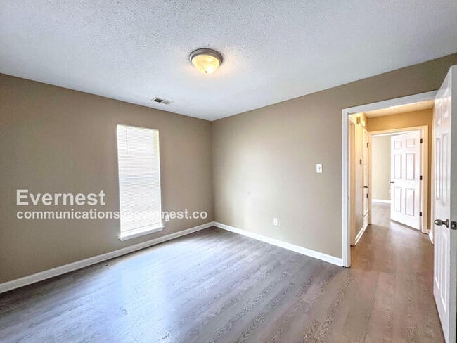Building Photo - 5573 Kaitlyn Dr W