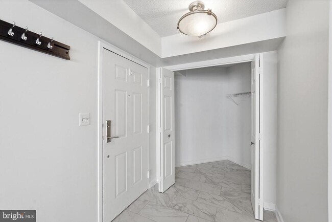 Building Photo - 1200 Braddock Pl