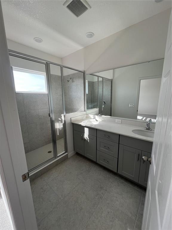 Building Photo - 1500 Silver Lining Wy