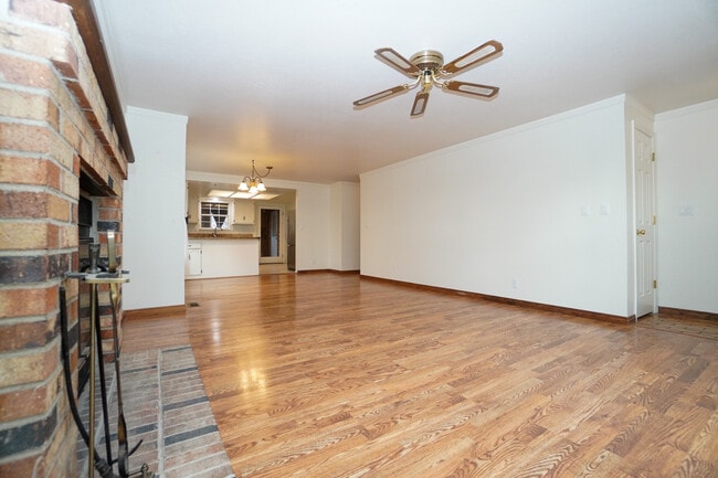 Building Photo - 2569 Camden Ln