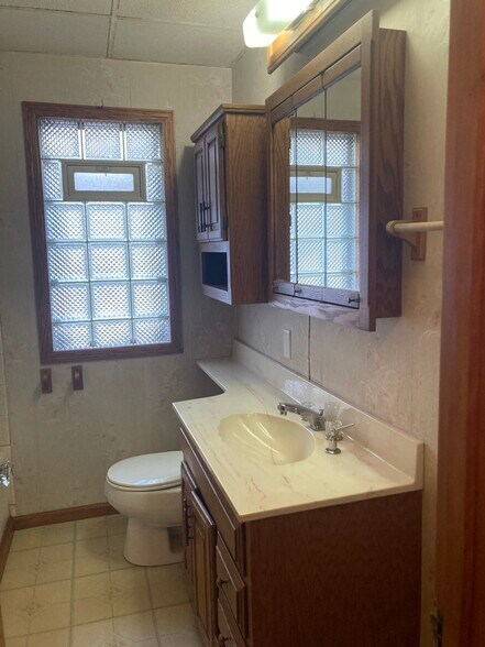 Building Photo - 2569 N 61st St