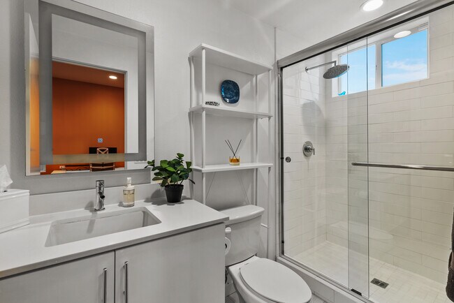 1st floor bath - 4831 Craner Ave