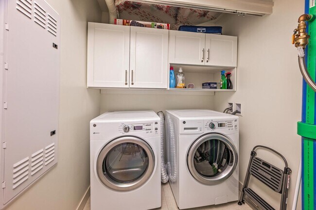 Building Photo - Symphony Honolulu - Furnished 2BR, High Floor