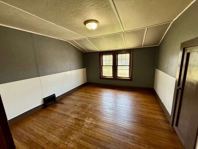 Building Photo - 3 Bed 1 Bath Single Family Home in Wausau ...