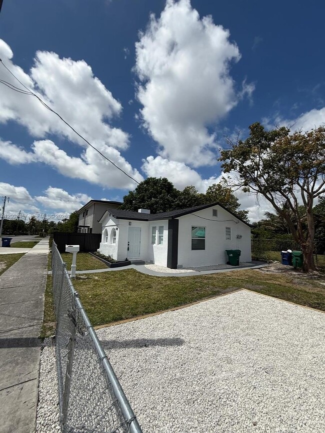 Building Photo - 5158 NW 19th Ave