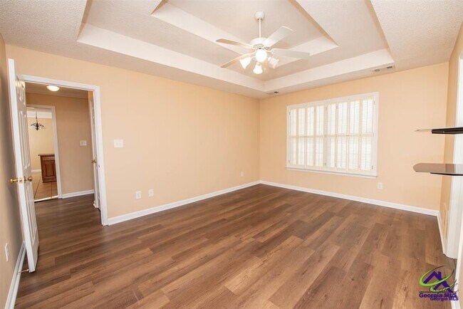 Building Photo - 122 Emberly Ln