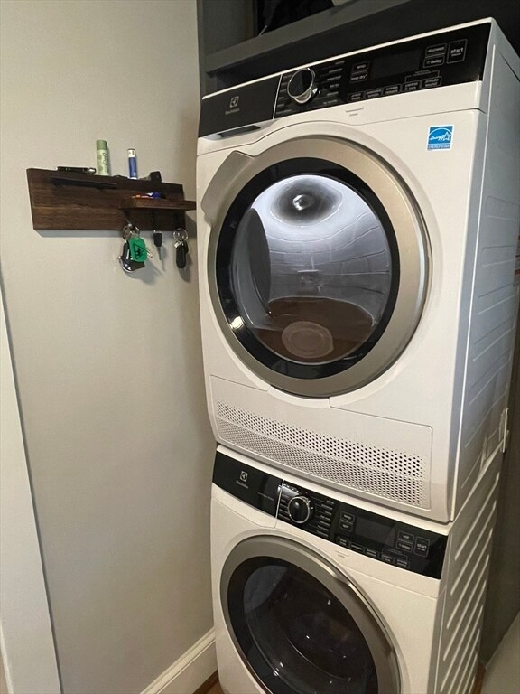 Building Photo - 12 Winnemay St