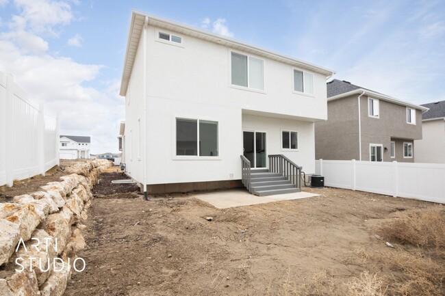 Building Photo - Eagle Mountain 3 bed | 2.5 bath | 2 car ga...