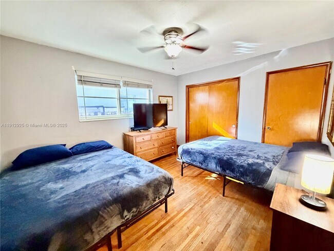 Building Photo - 45 SE 14th St