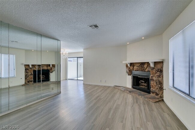 Building Photo - 2127 Pine Breeze Ln