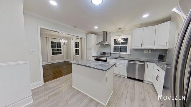 Building Photo - 1200 Dresden Dr W