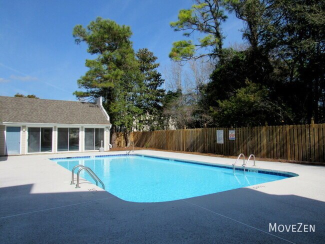 Building Photo - 729 Bragg Dr