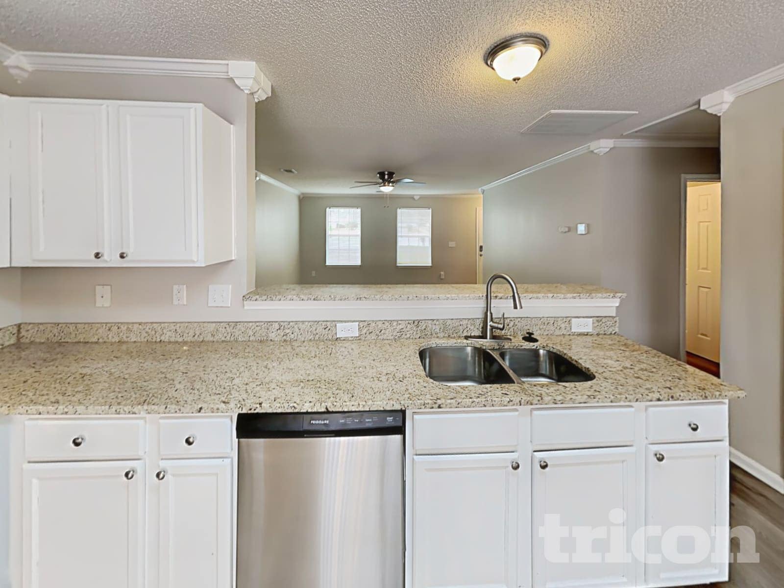 Building Photo - 61 Bluebead Ct