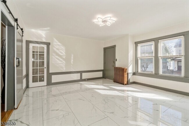 Building Photo - 41 Poe Ave