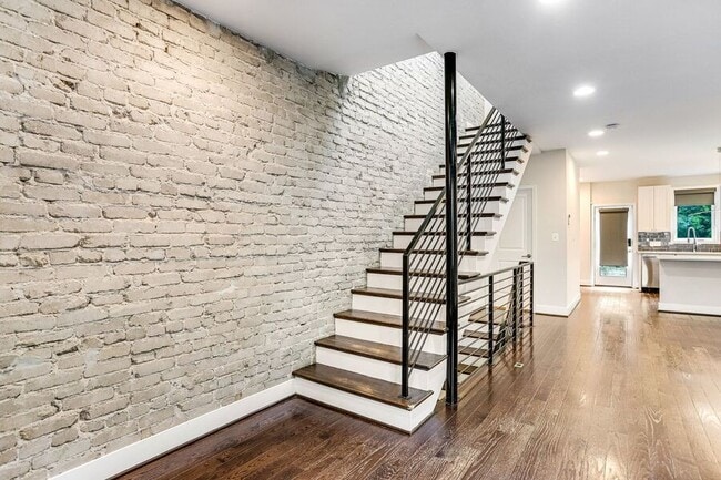 Building Photo - 620 Farragut St NW