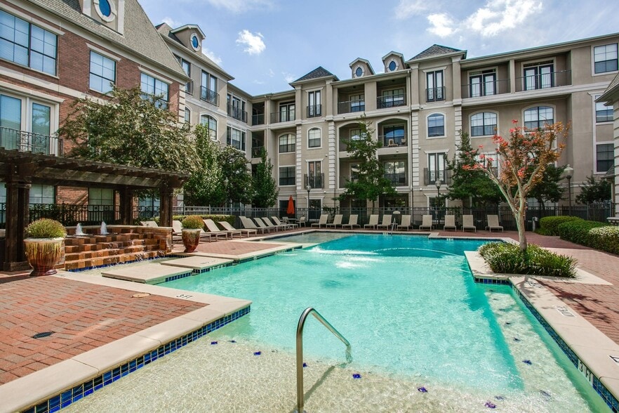 Building Photo - Renaissance at Preston Hollow