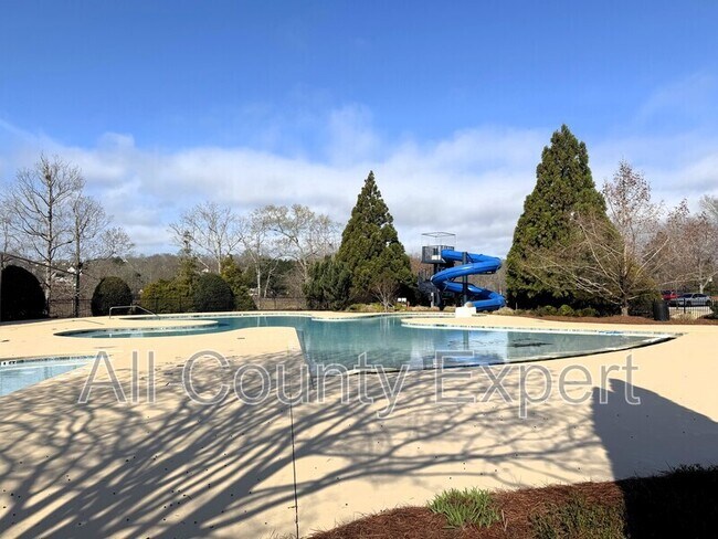 Building Photo - 6651 Rivergreen Rd